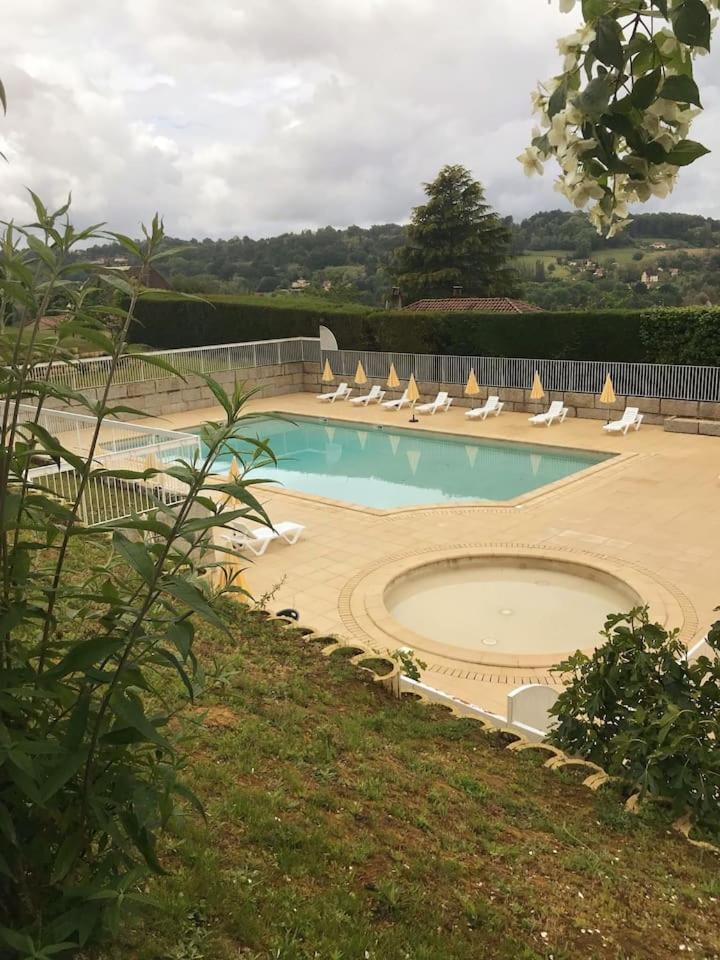 Le N4 Des Hauts De Sarlat, Clim Piscine Parking Sarlat-la-Canéda Exterior foto